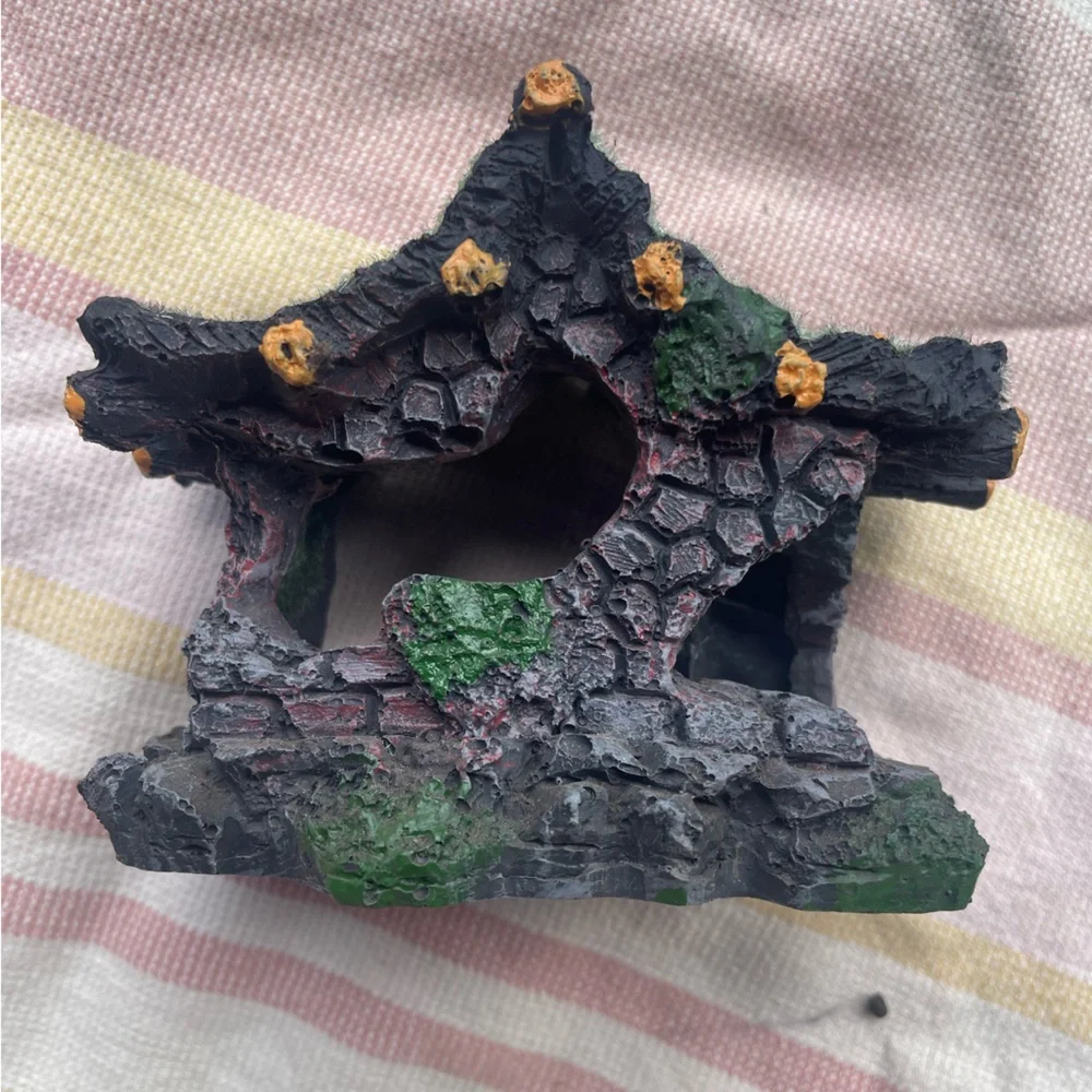 Aquarium Fish Hideout- Beta fish-snails -NEVER USED
